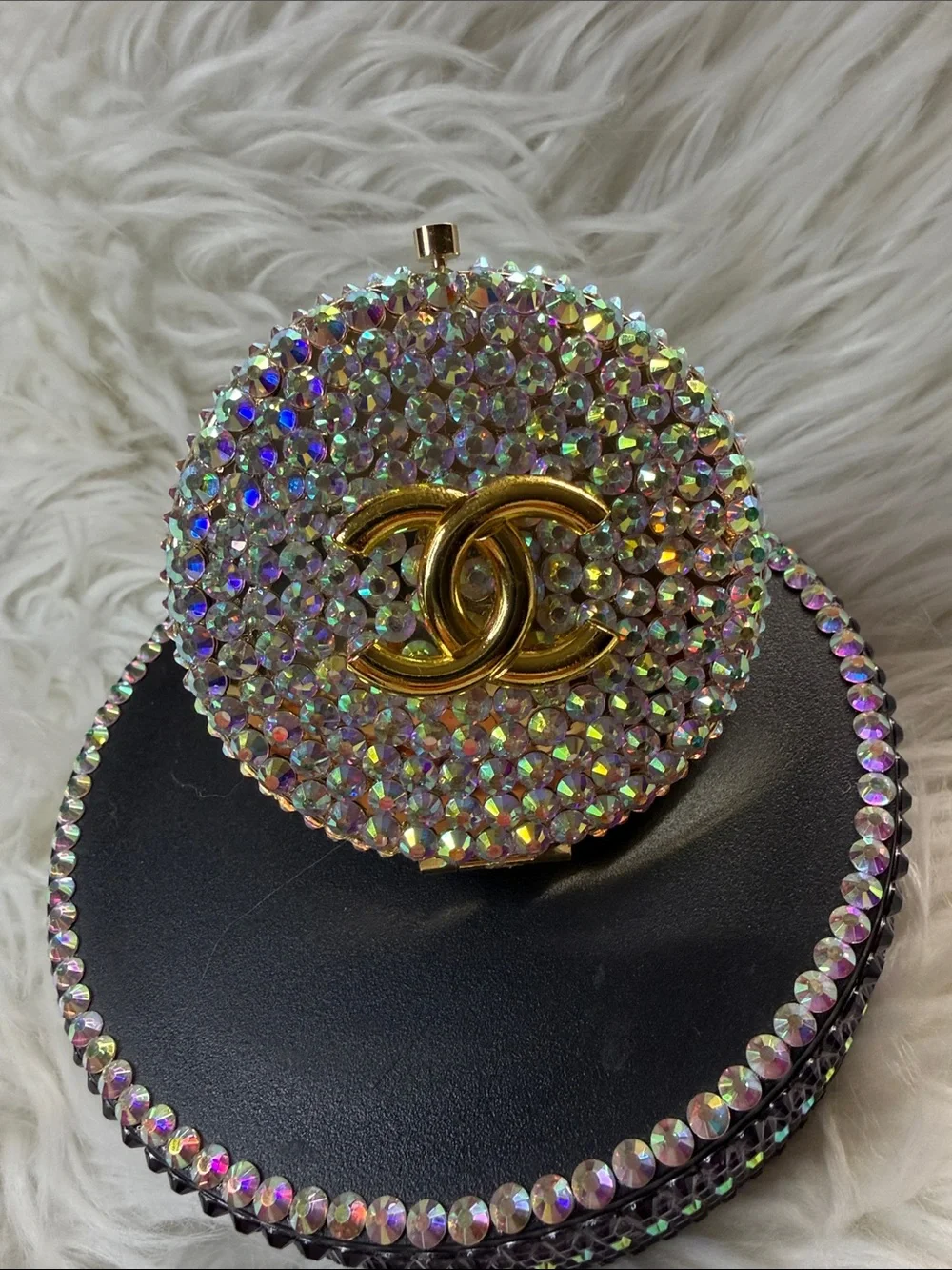 Winnie Pooh Compact Mirror with Decorative Crystal Rhinestones.